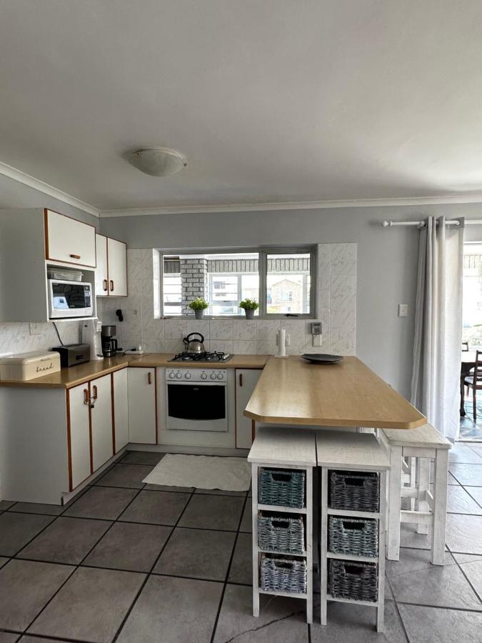Holiday home Huisie By